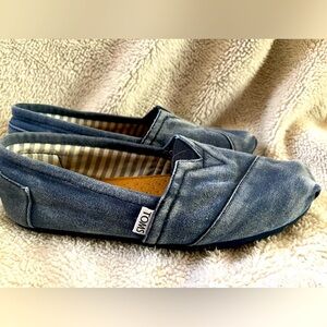 Toms women’s flats denim